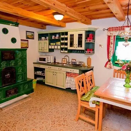 Patohill Vineyard Village *